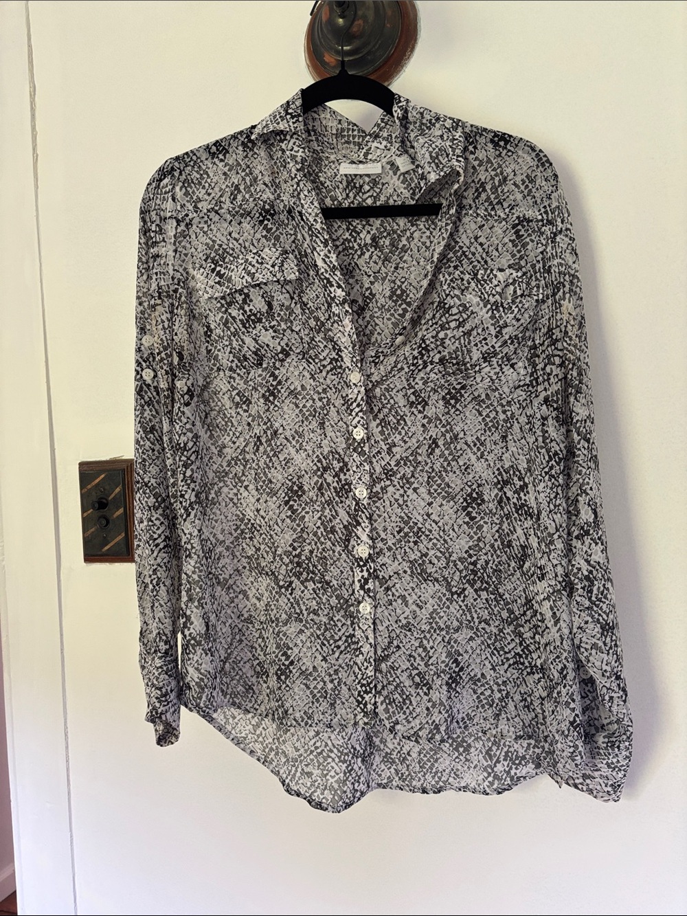 New York & Company Black and White Printed Button-Down Blouse